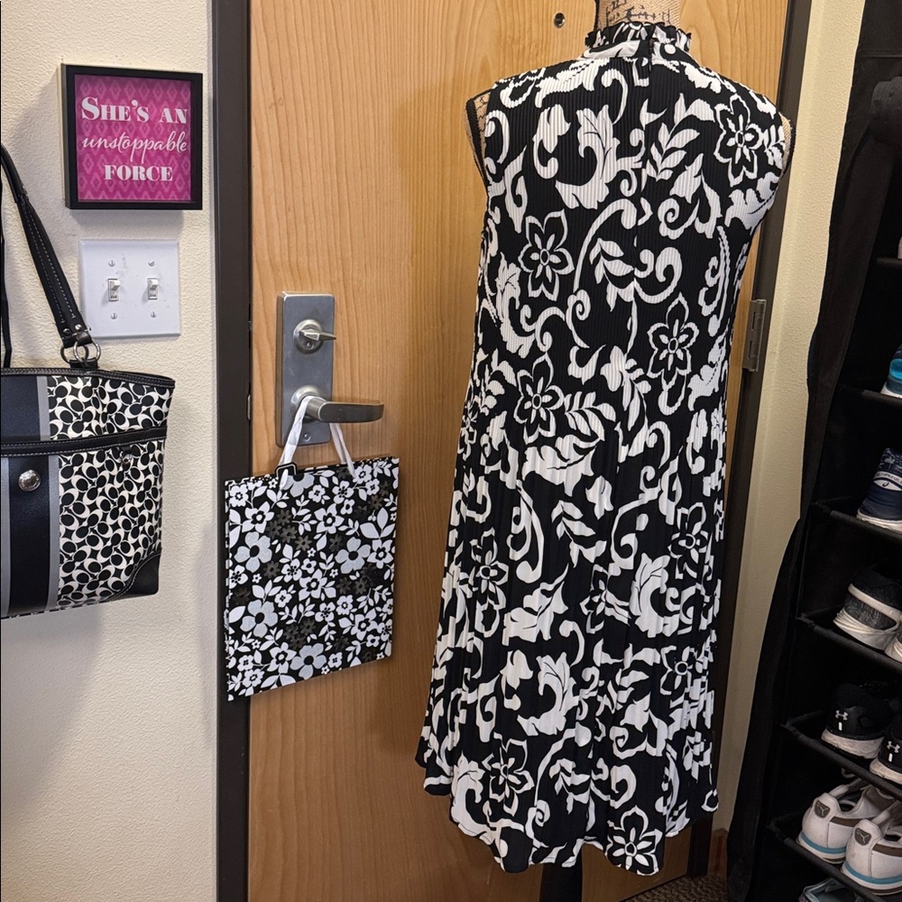 CHICO’S BLACK LABEL flawless midi floral, boho design dress. Size Women’s 4. - Picture 7 of 15